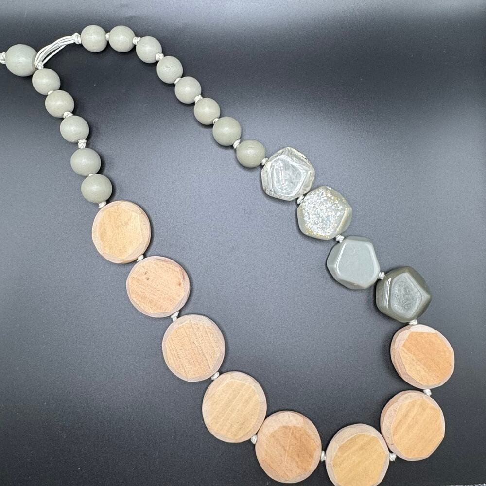 Palme d'Or CHANTEL WOOD BEAD NECKLACE